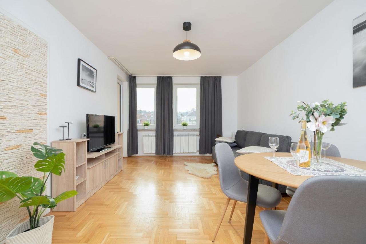 Jozefinska Apartment With Balcony Cracow By Noclegi Renters Krakau Exterior foto